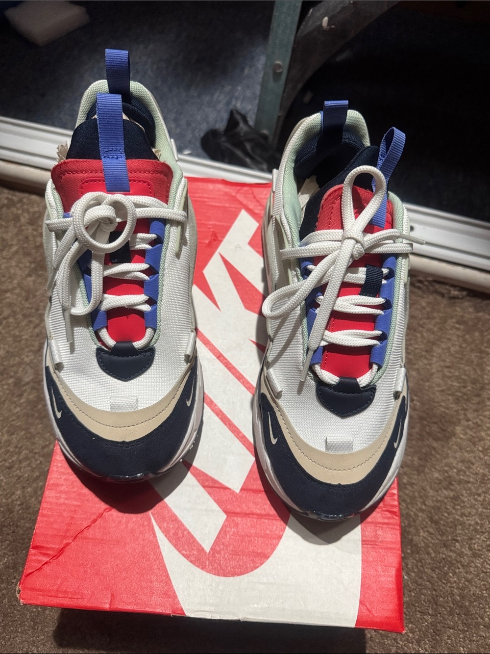 WR Max Furiosa Sneakers – Women's Size 7 - Picture 8 of 9